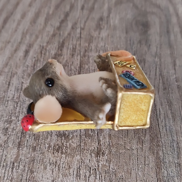 Charming Tails lapel pin! 🐭 - Picture 2 of 4